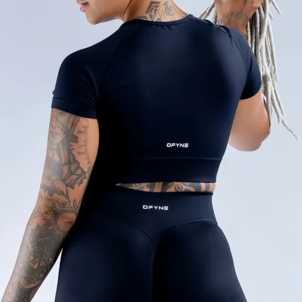 Impact Crop Top DFYNE Women's Short Sleeve Yoga Top Shirts - Image 3